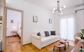 In The Shadow Of Acropolis - Spacious & Lovely Apt